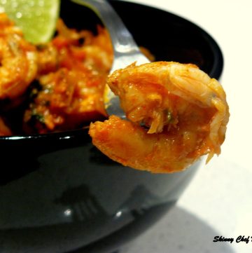 Achari Jhinga (Spicy Pickled Prawns) - thespiceadventuress.com