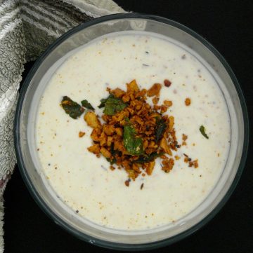 Cashewnut Pachadi (Spiced Cashewnut Yoghurt Dip) - thespiceadventuress.com