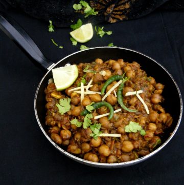 Indian chickpea curry in pan