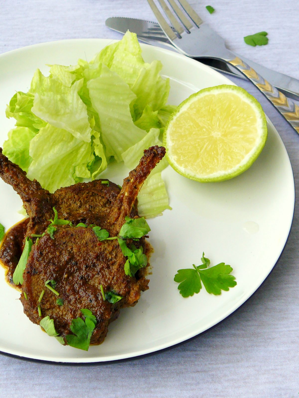 Vindaloo Lamb Chops - thespiceadventuress.com