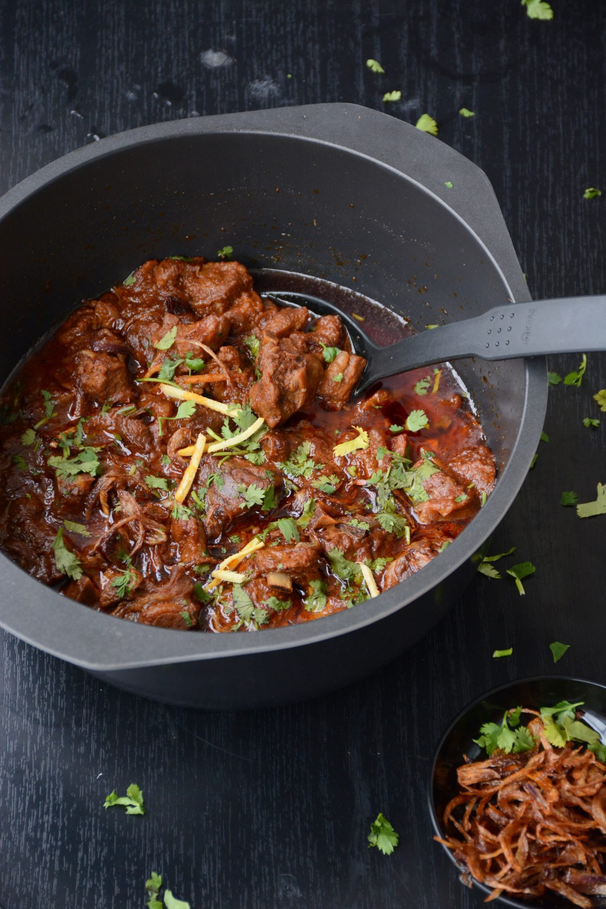 Gosht Durbari (Lamb Curry slow cooked with Yoghurt, Fried Onions and Spices) - a delicious slow cooked lamb curry with fried onions, yoghurt and spices - thespiceadventuress.com