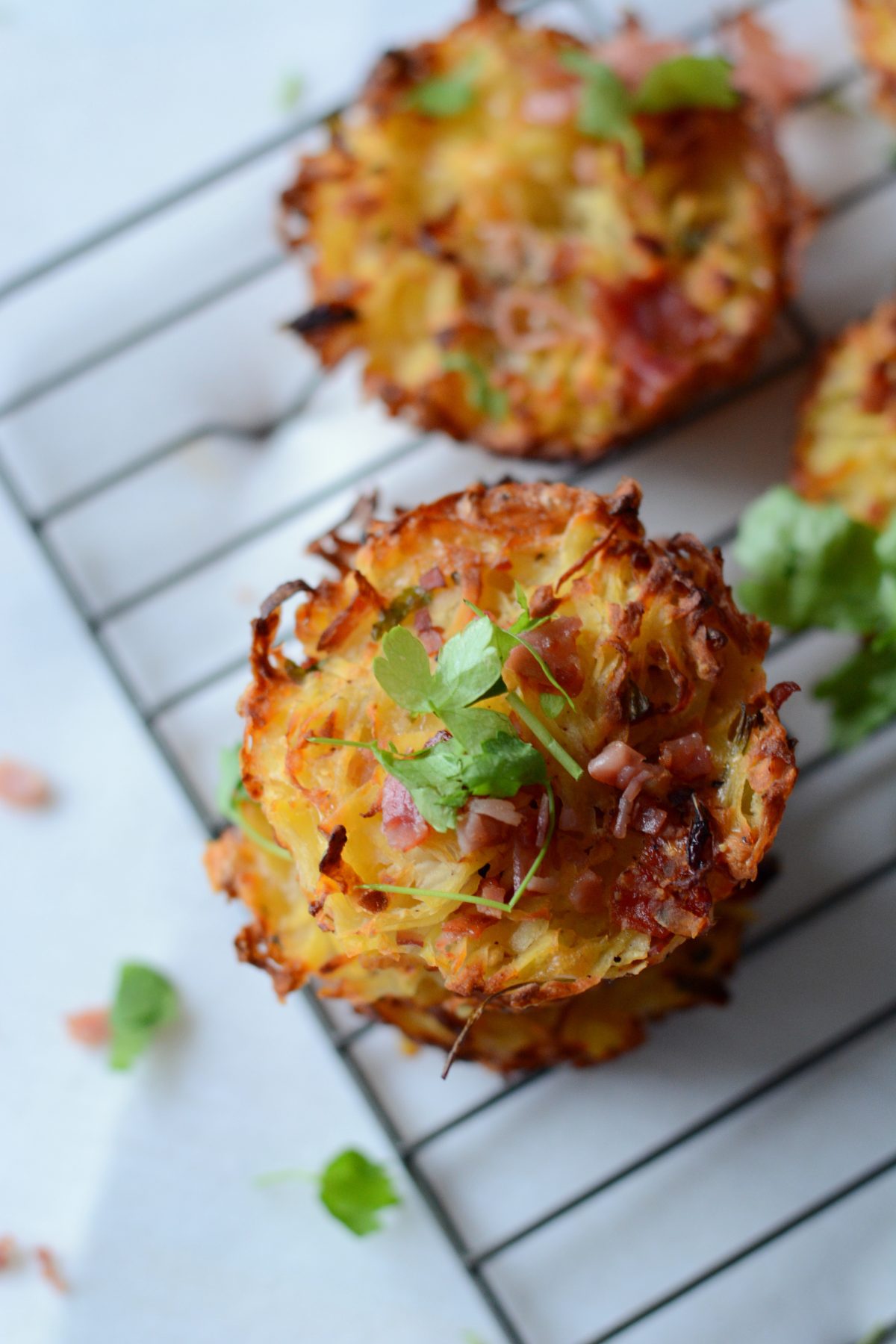 Hashbrown Muffins with Ham, Cheese and Sundried Tomatoes - a savoury kid friendly snack perfect for lunch boxes and parties alike - thespiceadventuress.com