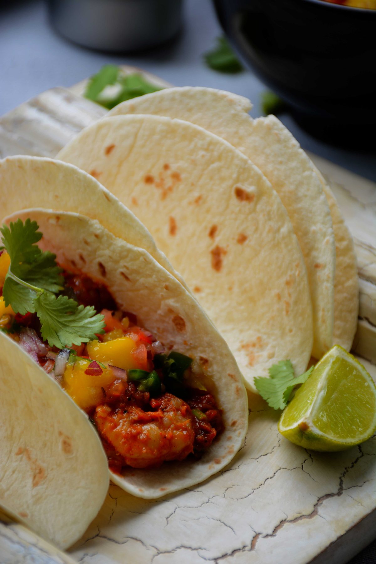 Mexican Prawn Tacos with Mango Salsa - easy and delicious - thespiceadventuress.com