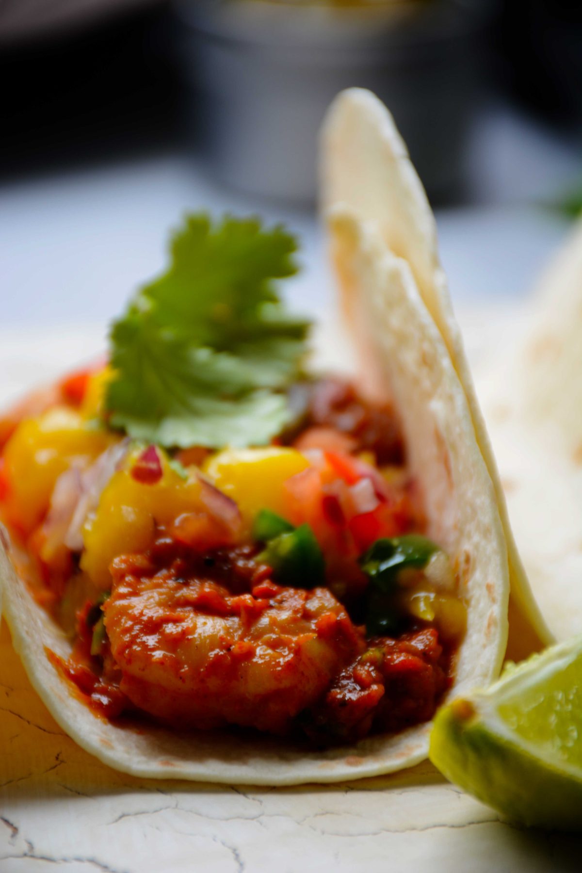 Mexican Prawn Tacos with Mango Salsa - easy and delicious - thespiceadventuress.com