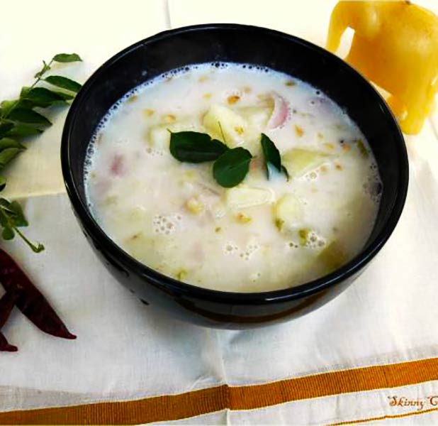 Indian potato stew served in black bowl