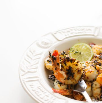 Grilled Prawns with Herbs and Chilli, simple and delicious - thespiceadventuress.com