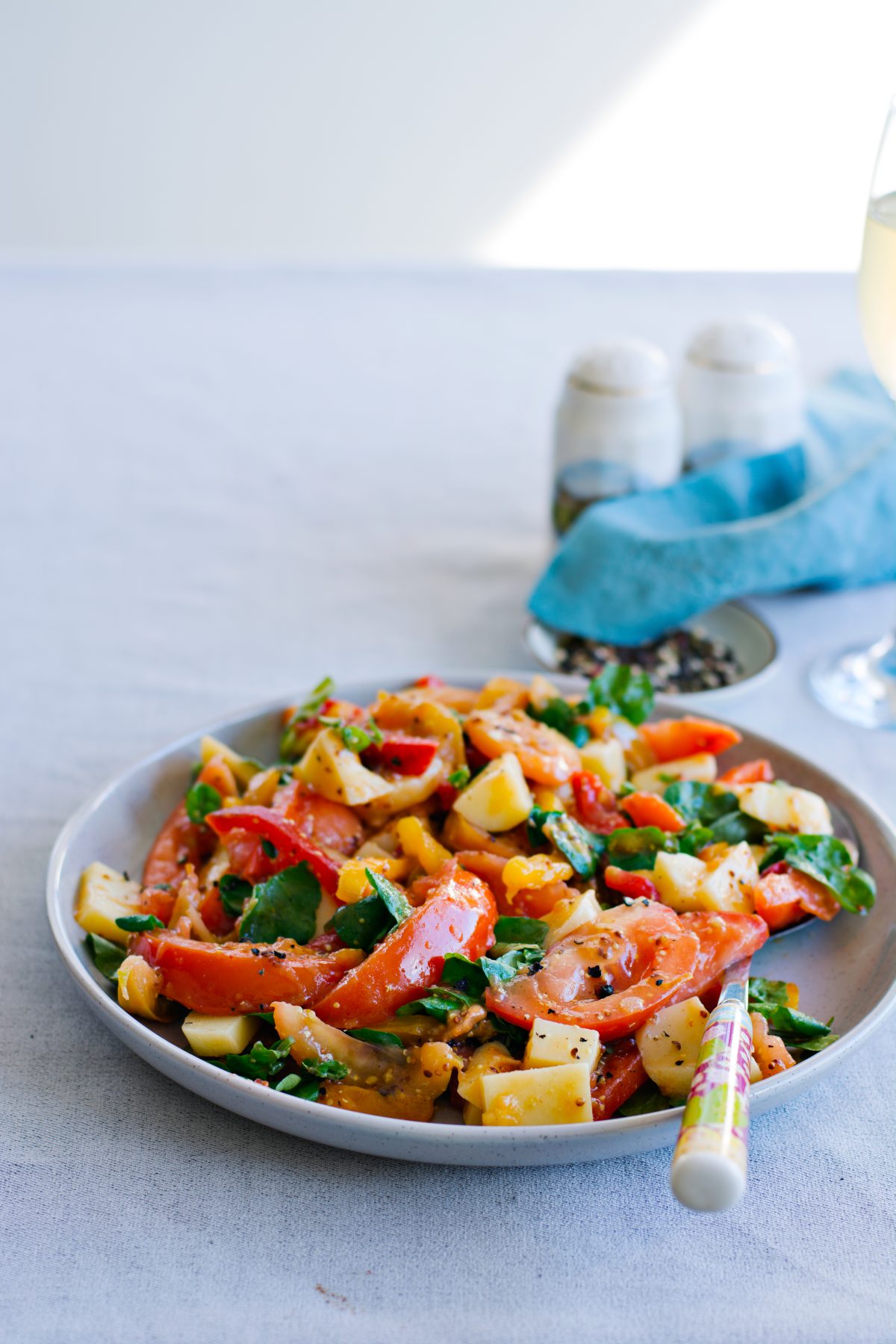 Fire roasted Bell Peppers, Tomato and Mozzarella Salad - thespiceadventuress.com