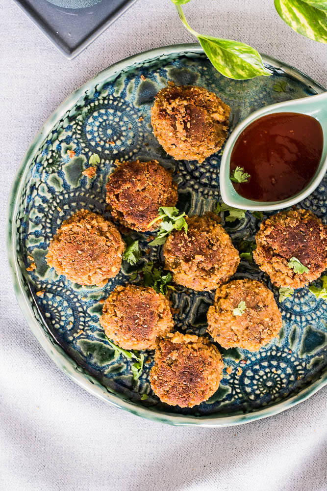 Indian style Chana Tikki (Chickpea Patties) - thespiceadventuress.com