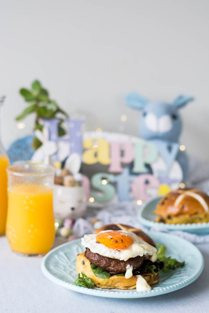 Hot Cross Bun Sliders (with Sausage, Fried Egg and Garlic Aioli) - thespiceadventuress.com