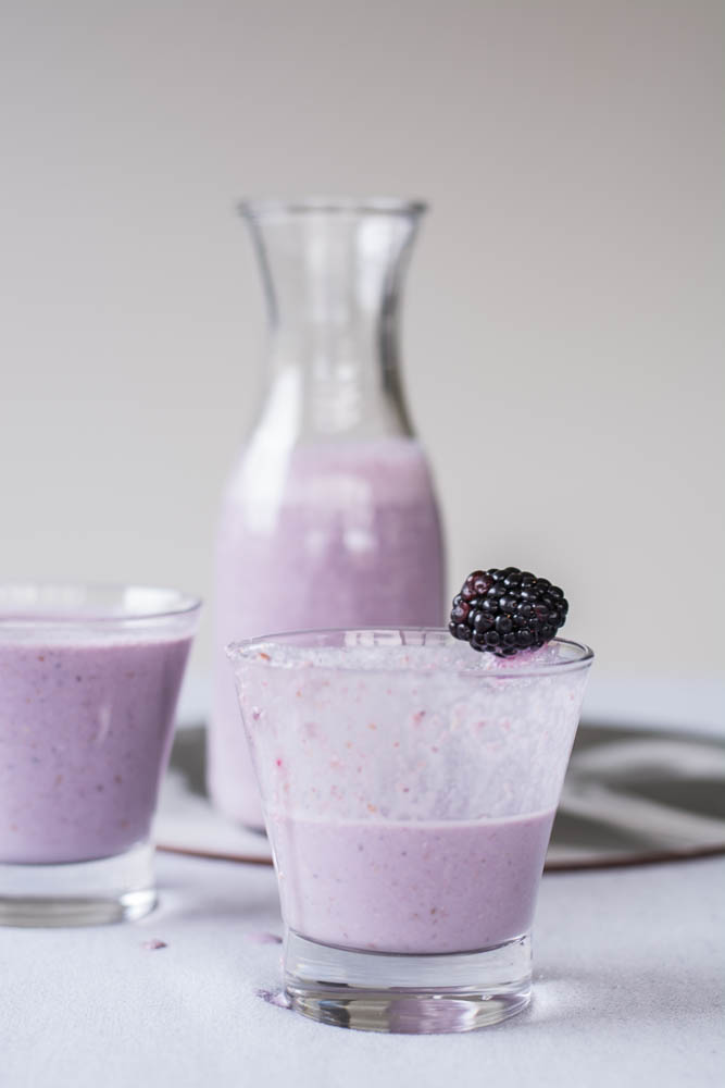 A Berrylicious Oats Smoothie - thespiceadventuress.com