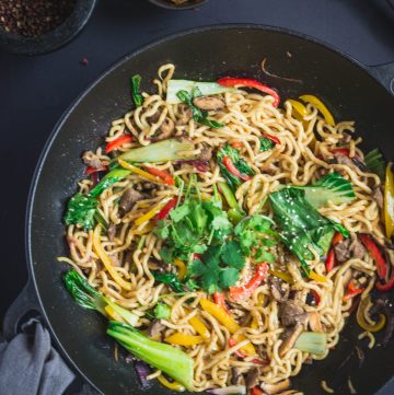 Duck Noodles with Ginger and Shitake in black wok