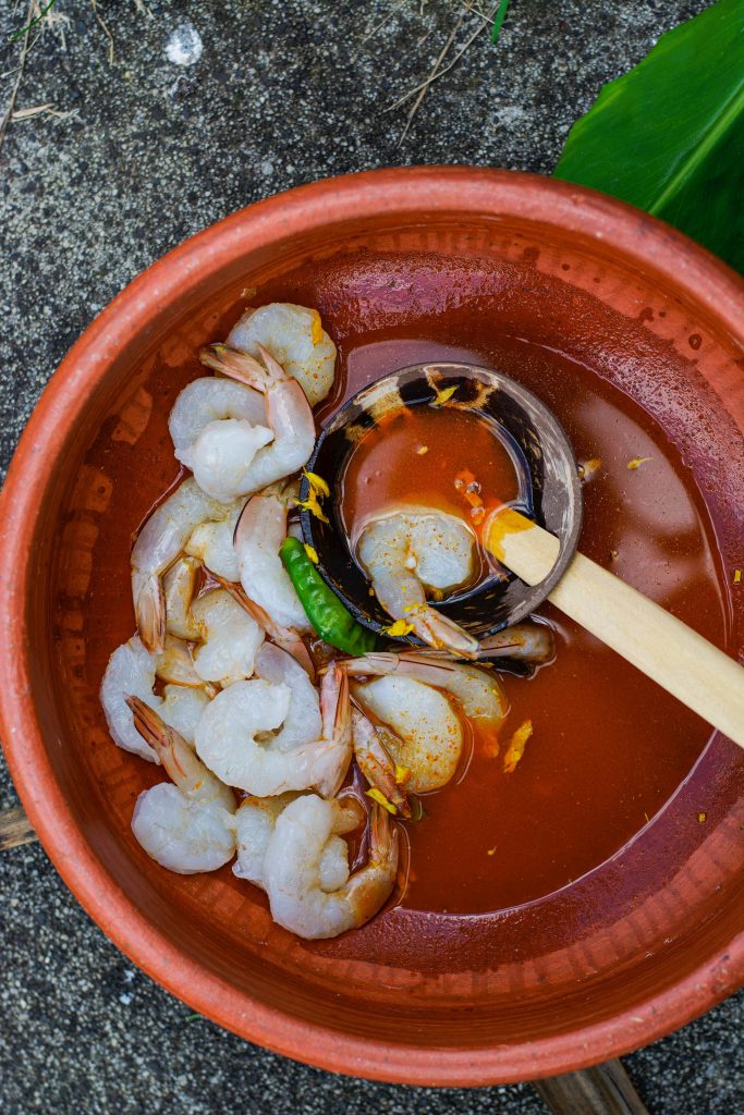 prawns cooked in earthenware pot